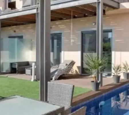 Appartement With Private Pool & Self Check-in! *